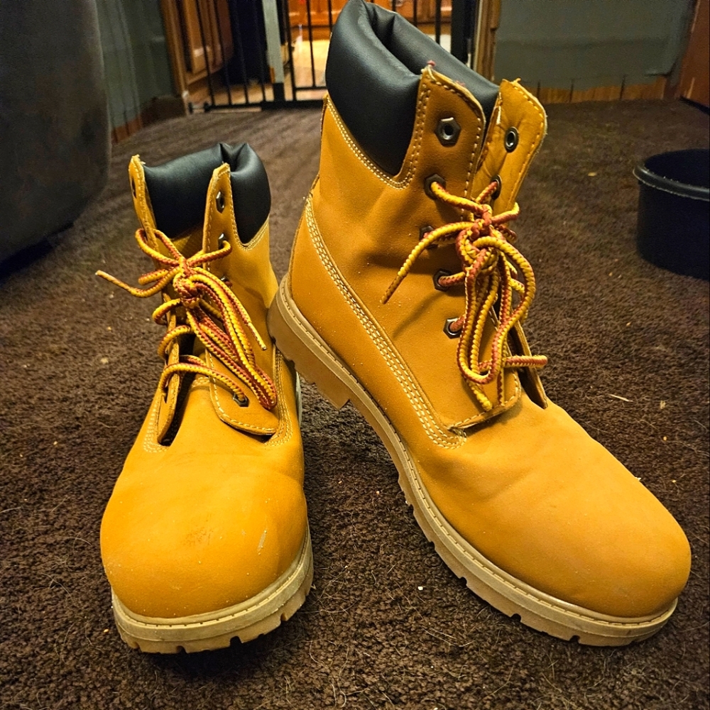 Size 13 Ozark Trail boots